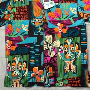 Brand new with tags Makani microfiber Hawaiian Shirt